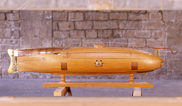 Model Ictíneo II submarine